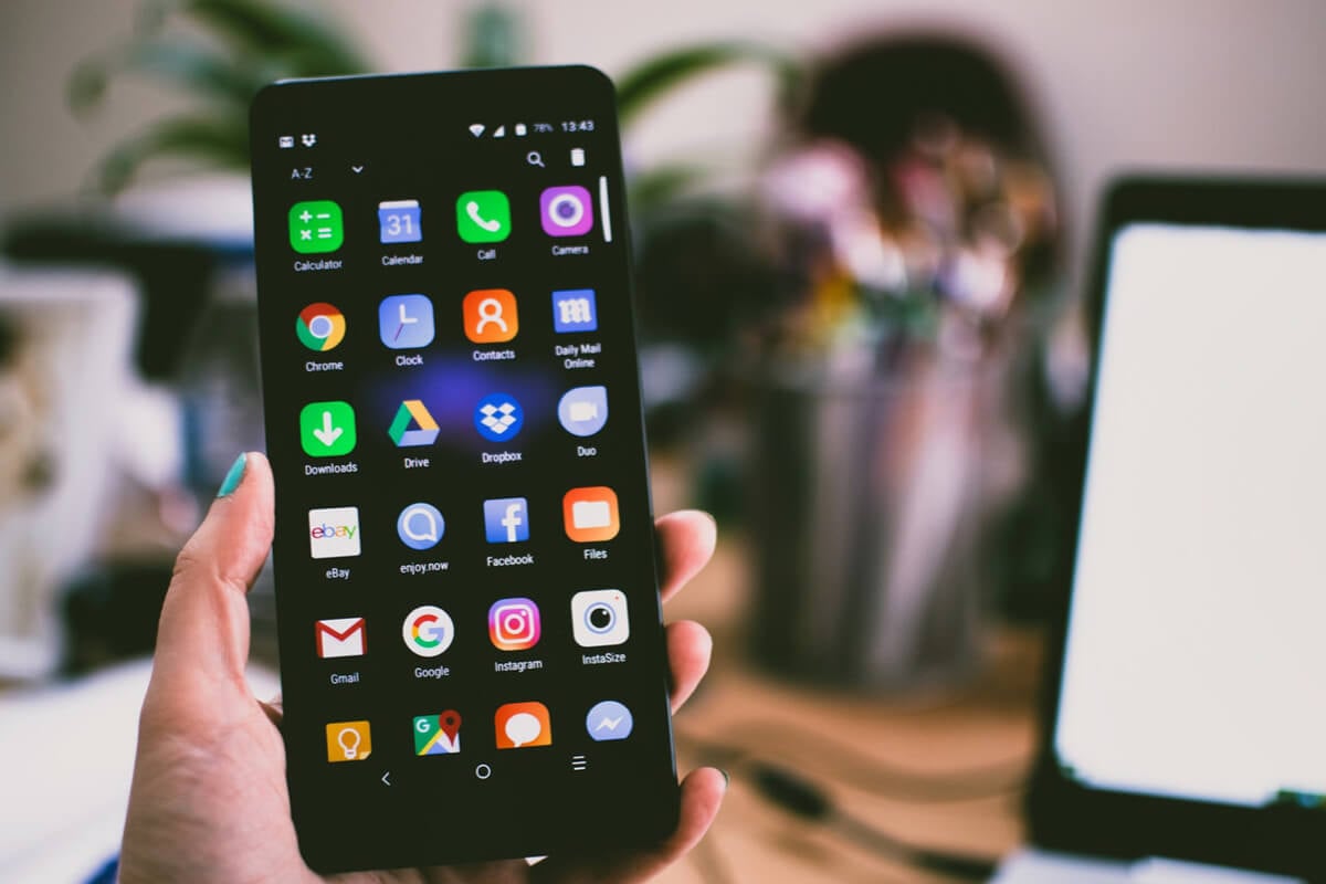 An Android phone’s home screen.
