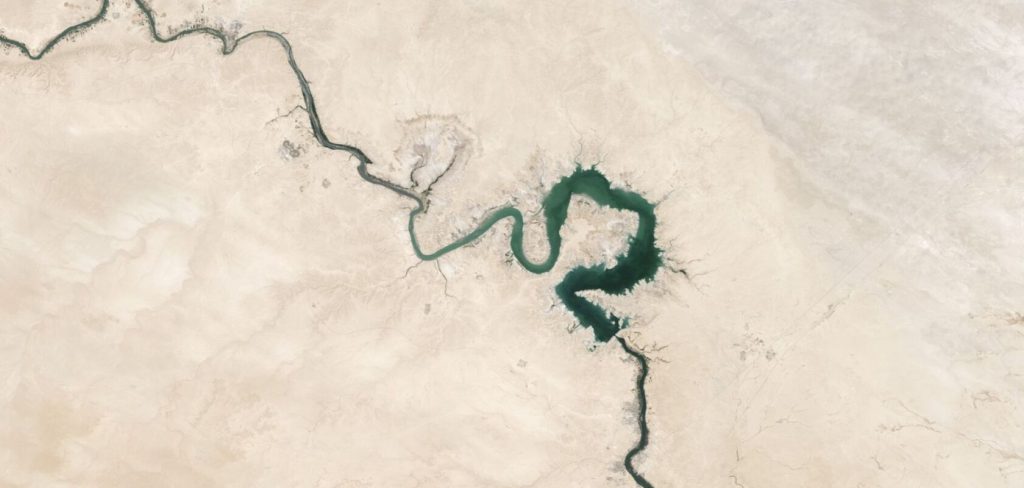 Iraq government blocks Twitter, Facebook, WhatsApp and others to squash protests