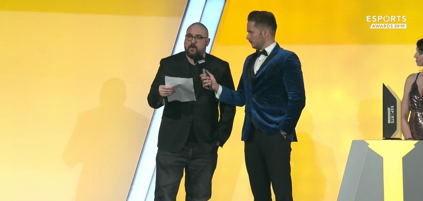 Richard Lewis’ speech condemning journalists for smears, hit-pieces, and gate-keeping gets standing ovation