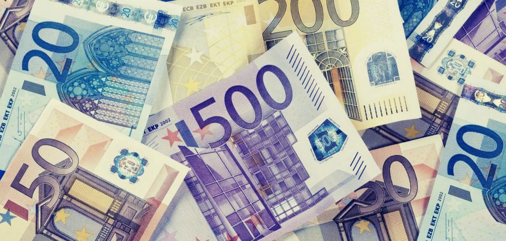 Greece proposes “war on cash”, forcing citizens to spend at least 30 percent of their income electronically