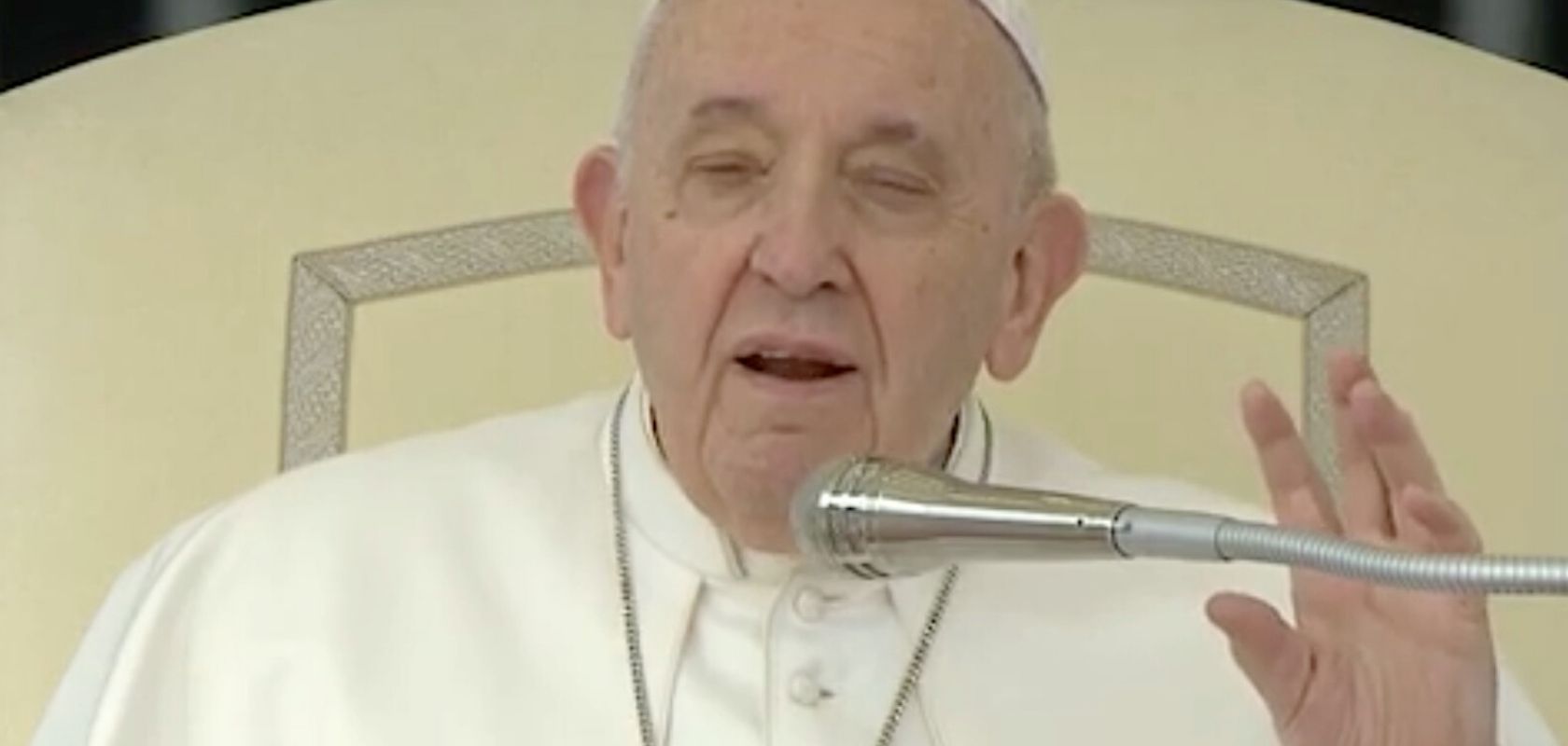 Pope Francis says give up online trolling for lent