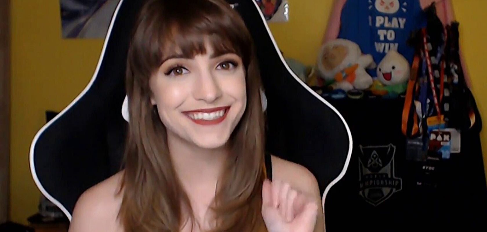 Streamer Annarf explains why simps are bad for society