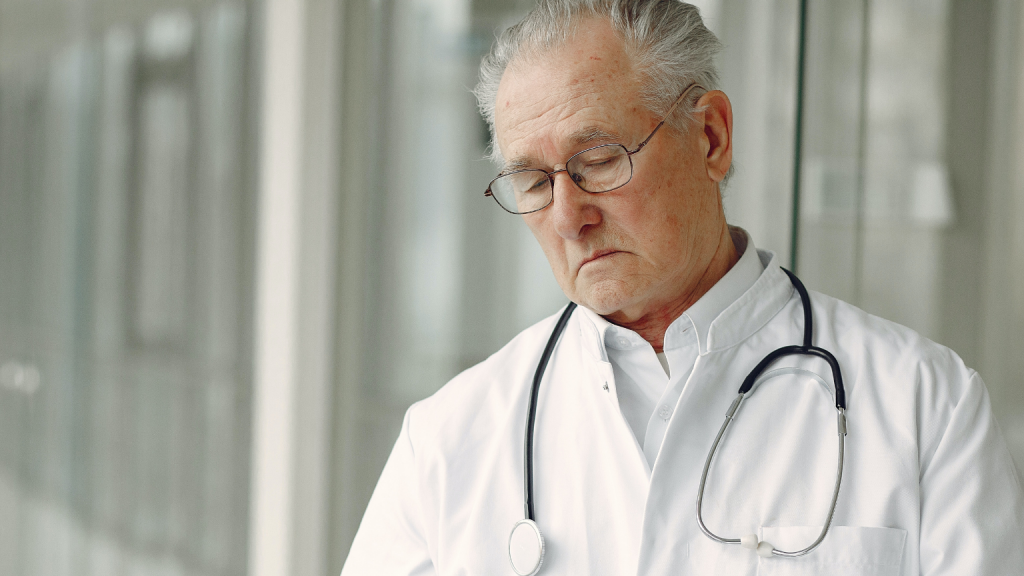 Canada: Doctors whose online posts contradict official COVID stance face regulatory investigation