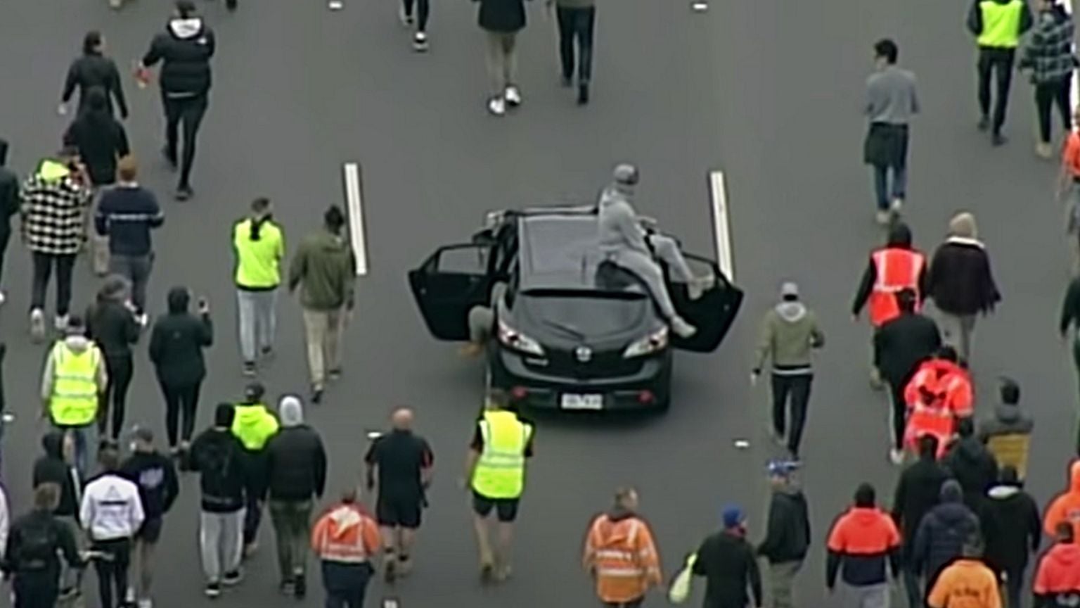 Australian media condemns police over blackout on protest coverage