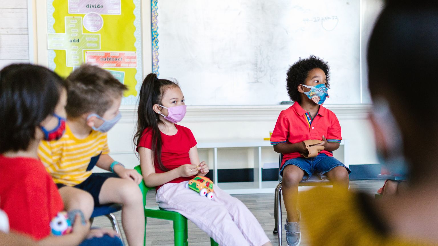 US schools are using smart cameras to target students without face masks