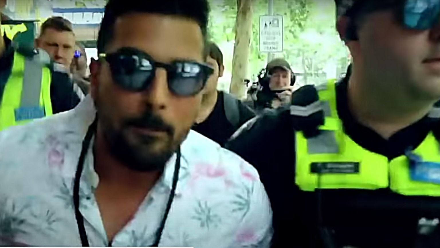 Victoria Police apologize for arresting anti-lockdown reporter Avi Yemini