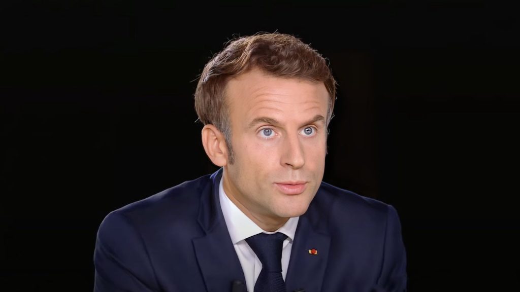 Macron meets with Big Tech and disinformation specialist for “major international initiative”
