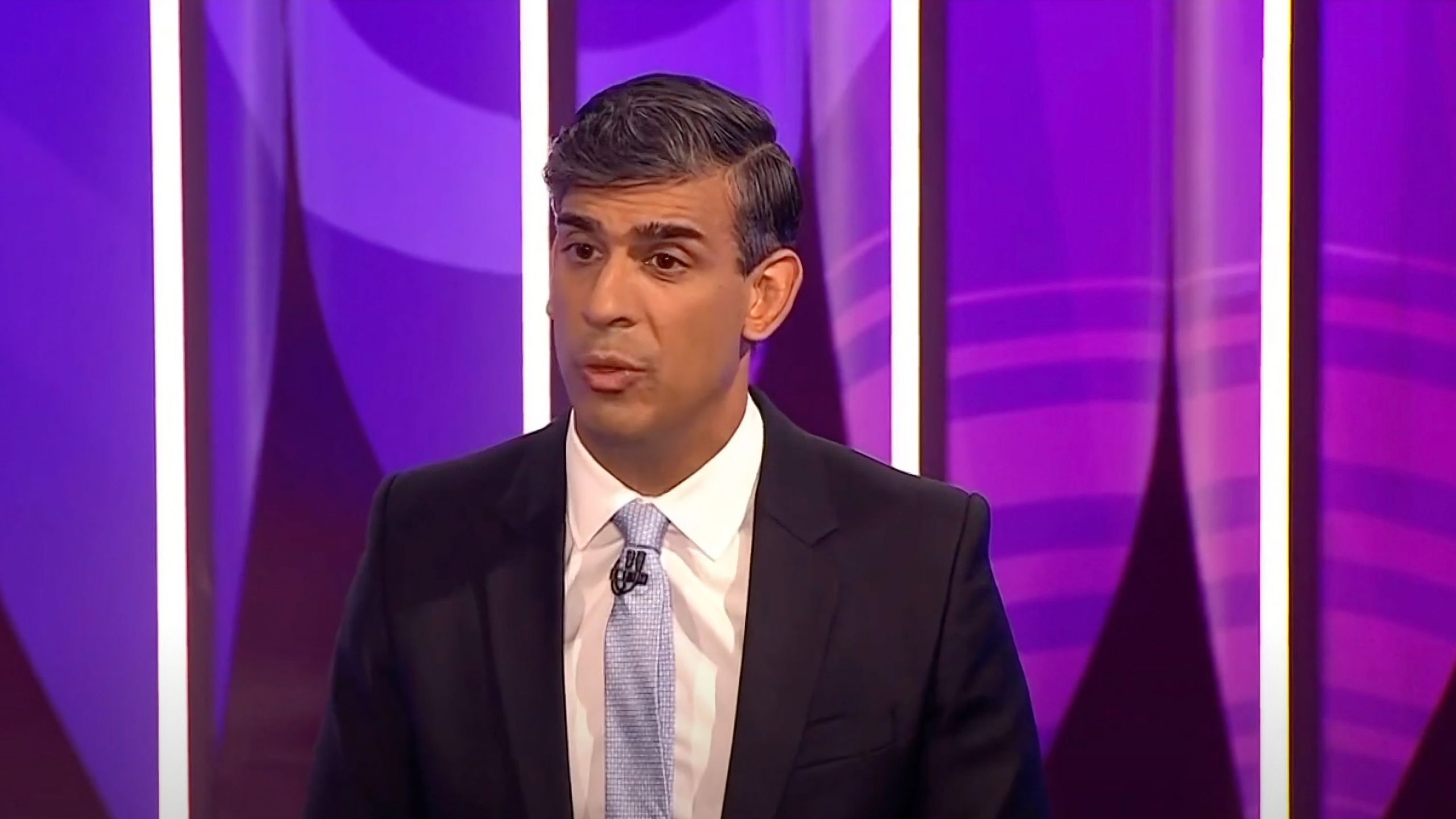 UK PM Sunak Proposes Disabling Driving Licenses and Financial Services For Youth Avoiding National Service