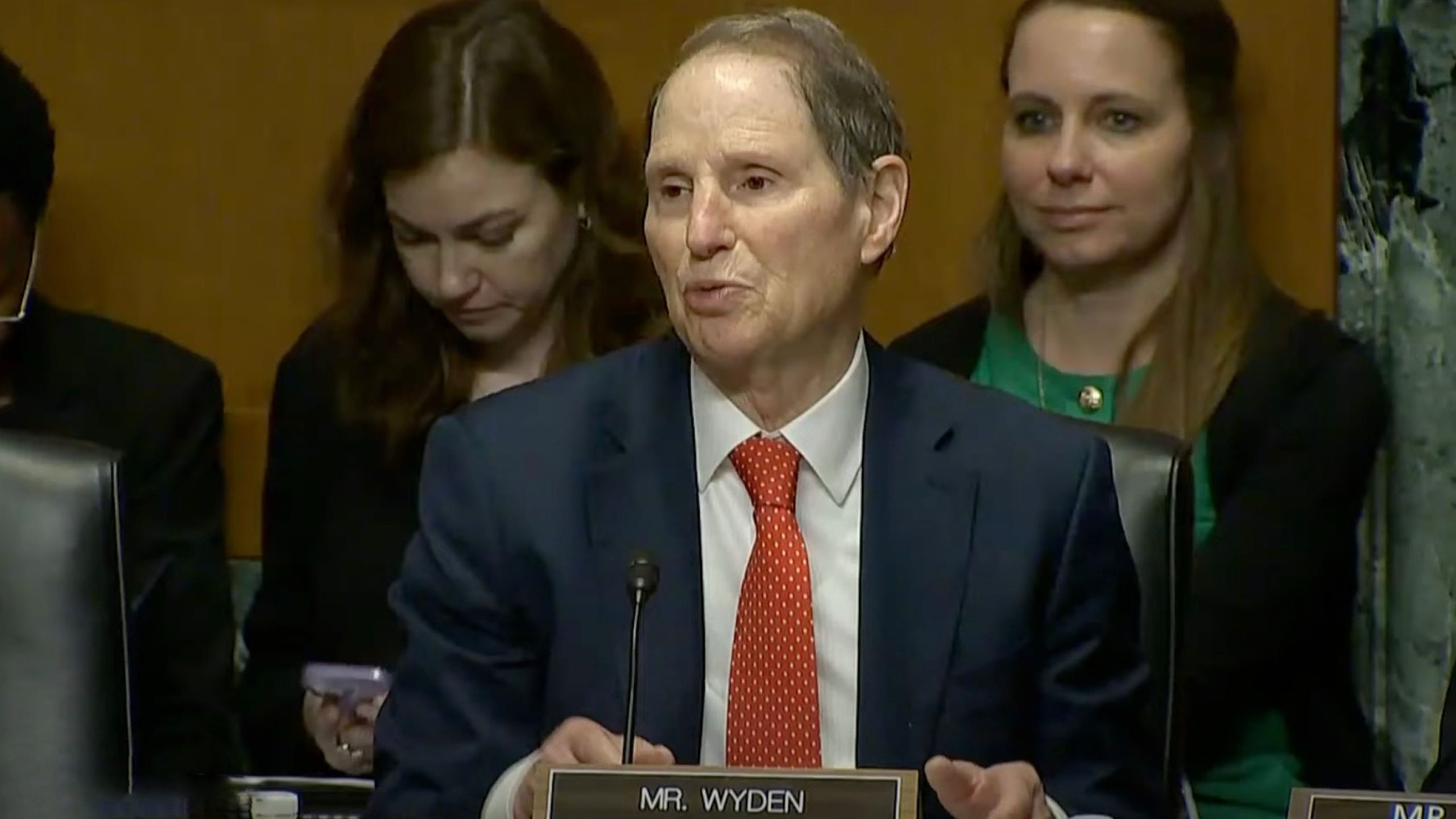 Senator Ron Wyden Blocks CISA Nominee Sean Plankey Over Withheld Report on US Telecom Vulnerabilities and Surveillance